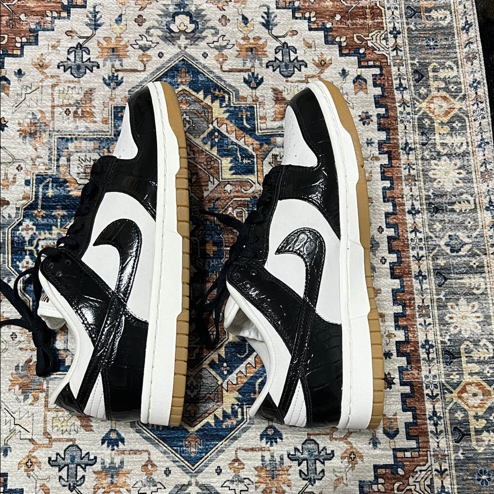 Nike Black and White Dunk Low LX Women’s Sneakers - Picture 5 of 8